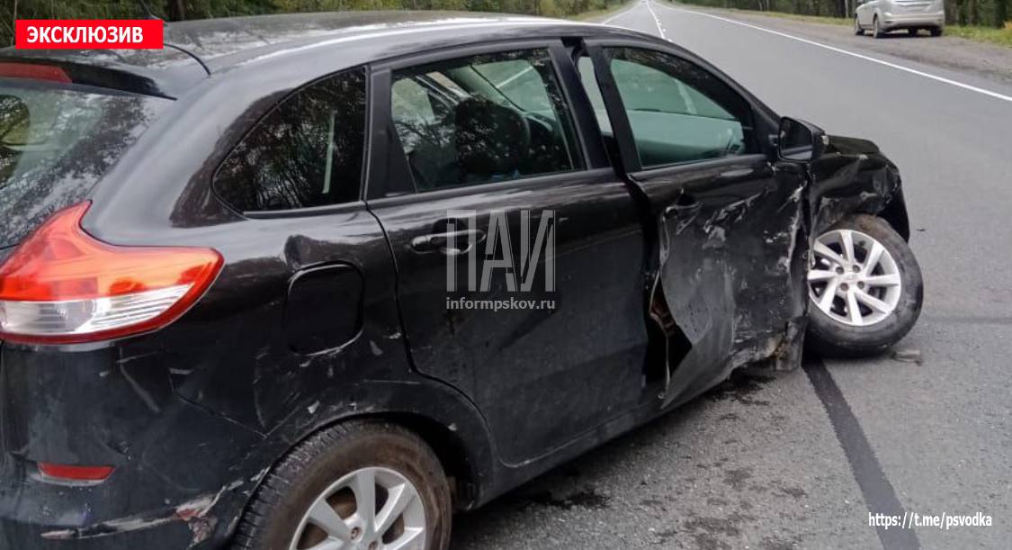 Столкновение двух автомобилей произошло в Струго-Красненском районе