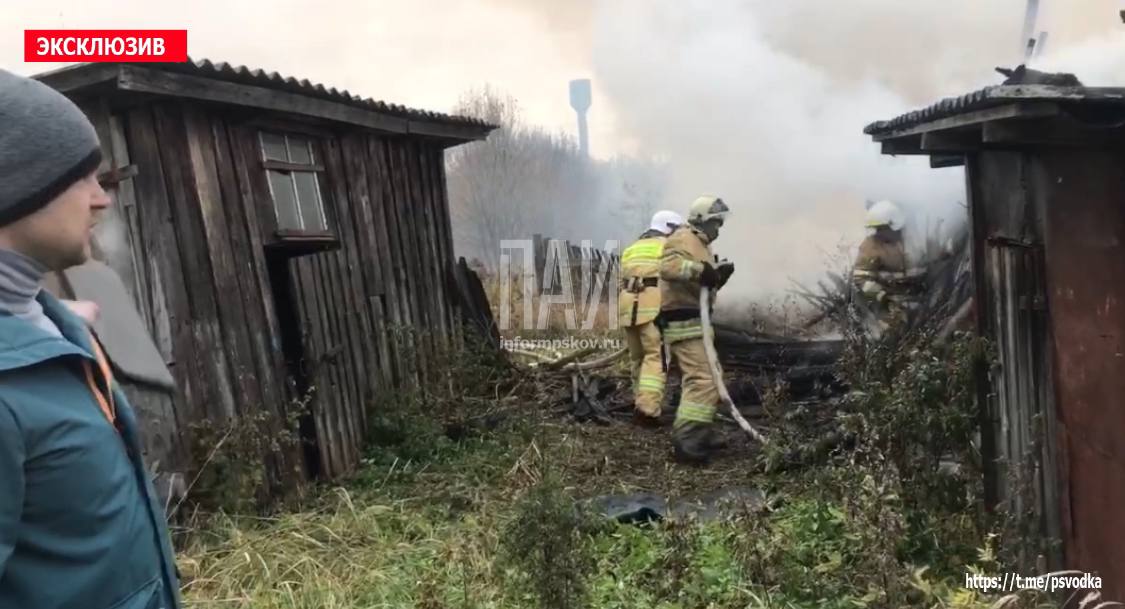 Три постройки сгорели в Палкинском районе
