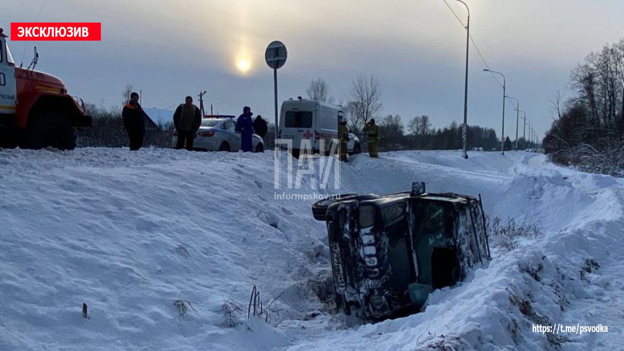 Автомобиль вылетел в кювет в Стругокрасненском районе