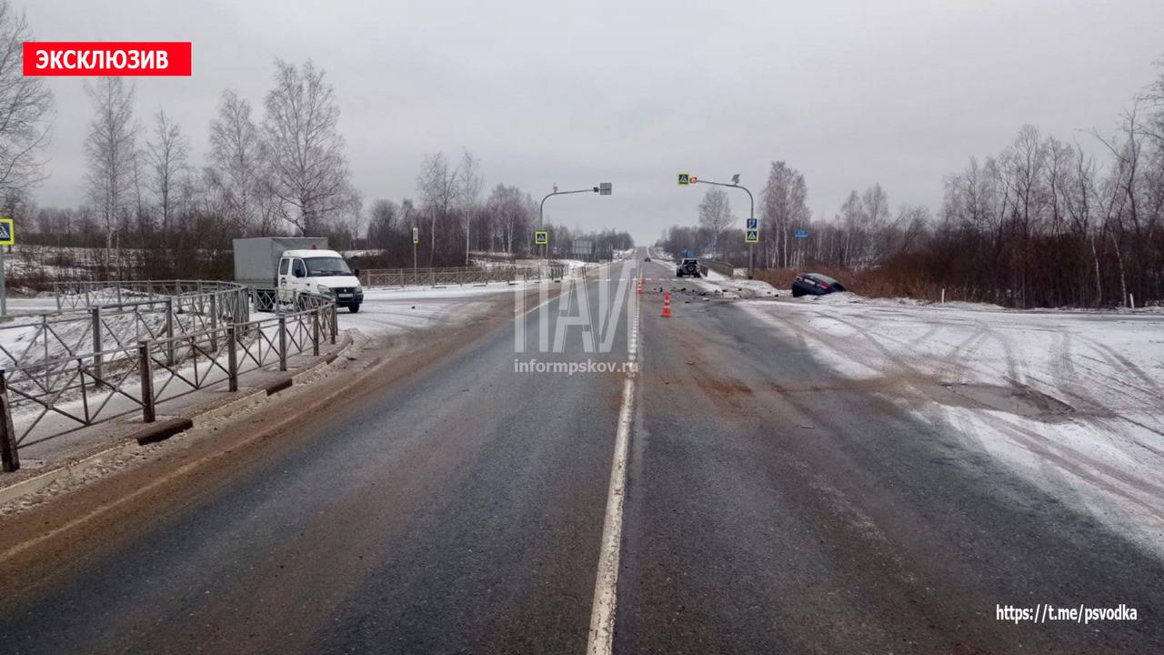Три человека пострадали в ДТП в Великолукском районе