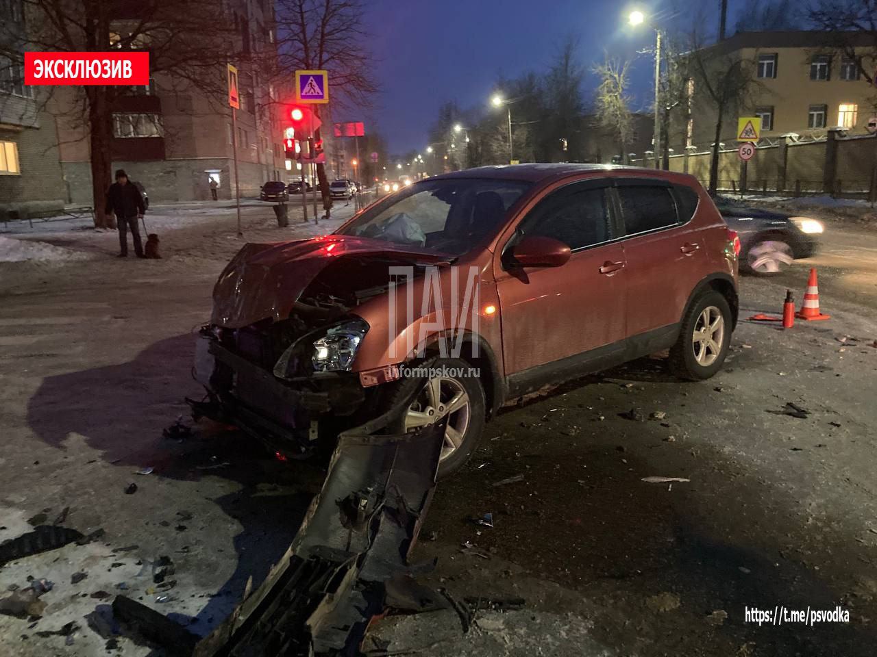 Карета скорой помощи с роженицей попала в ДТП в Великих Луках