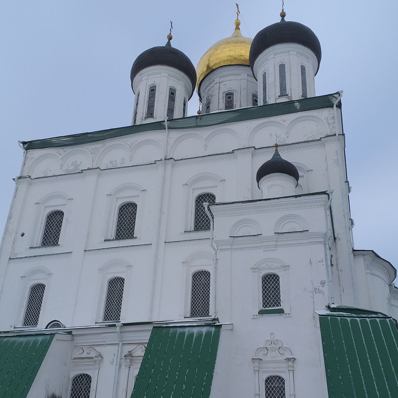 Серафимовский придел Троицкого собора продолжают реставрировать в Пскове