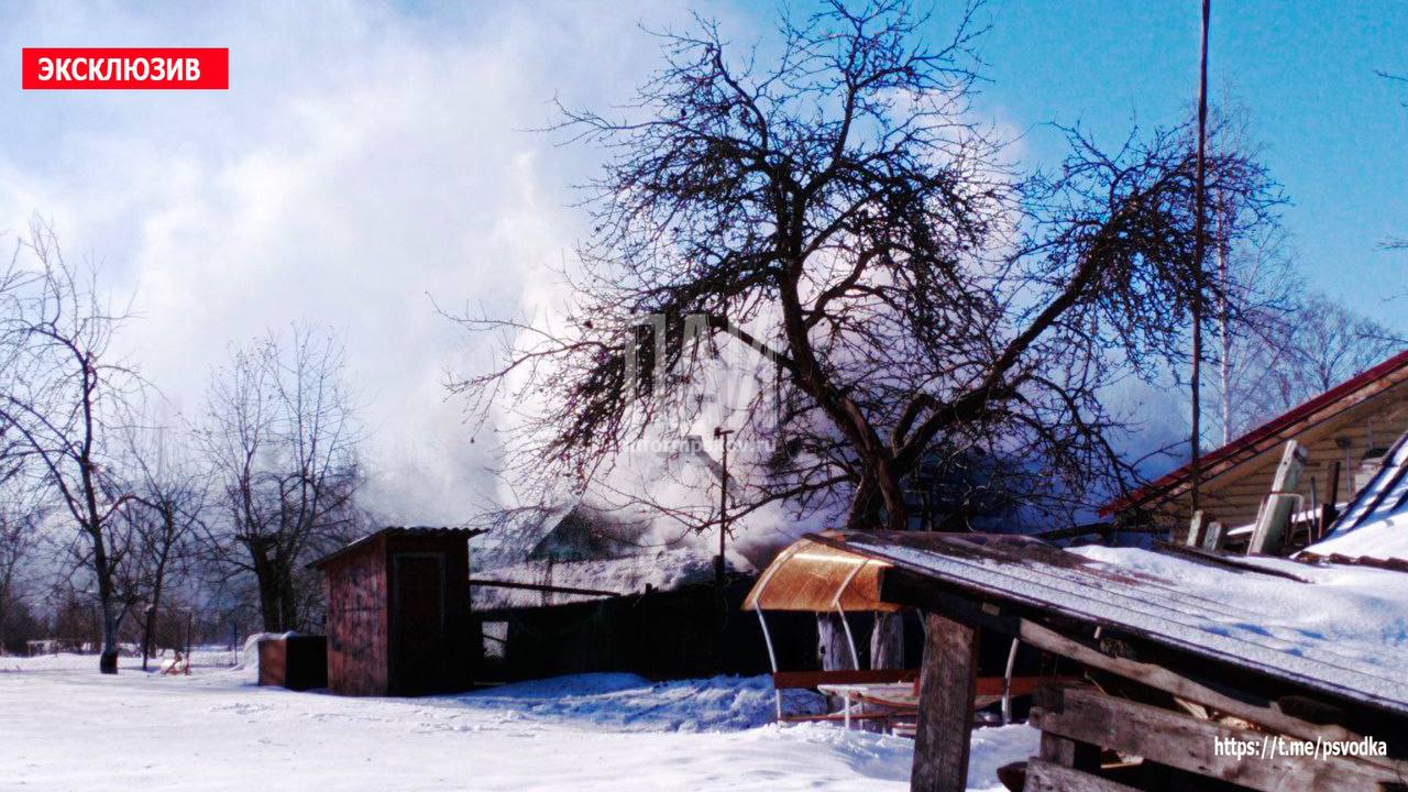Жилой дом и две хозпостройки чуть не сгорели в Стругах Красных