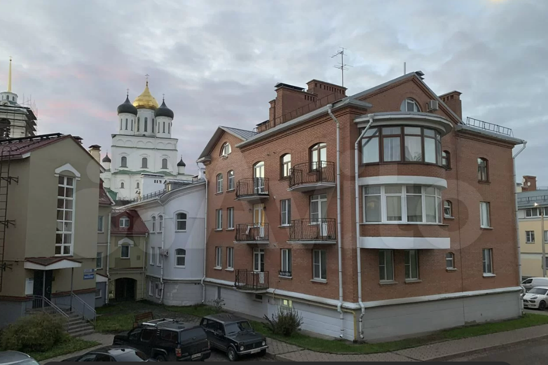 Советская набережная, 4