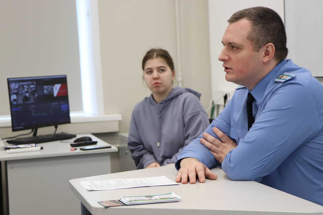 Студенты ПсковГУ познакомились с деятельностью пограничного управления ФСБ России по Псковской области