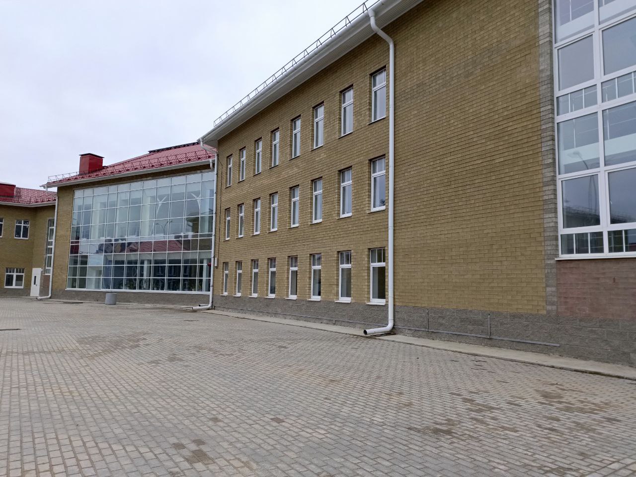 Михаил Ведерников посетил открытый в 2024 году социальный городок с целью контроля начала деятельности