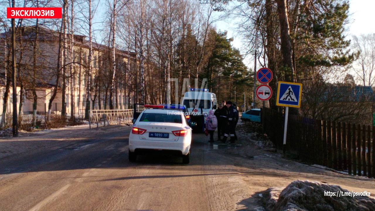 13-летнего подростка сбили на пешеходном переходе в Стругах Красных