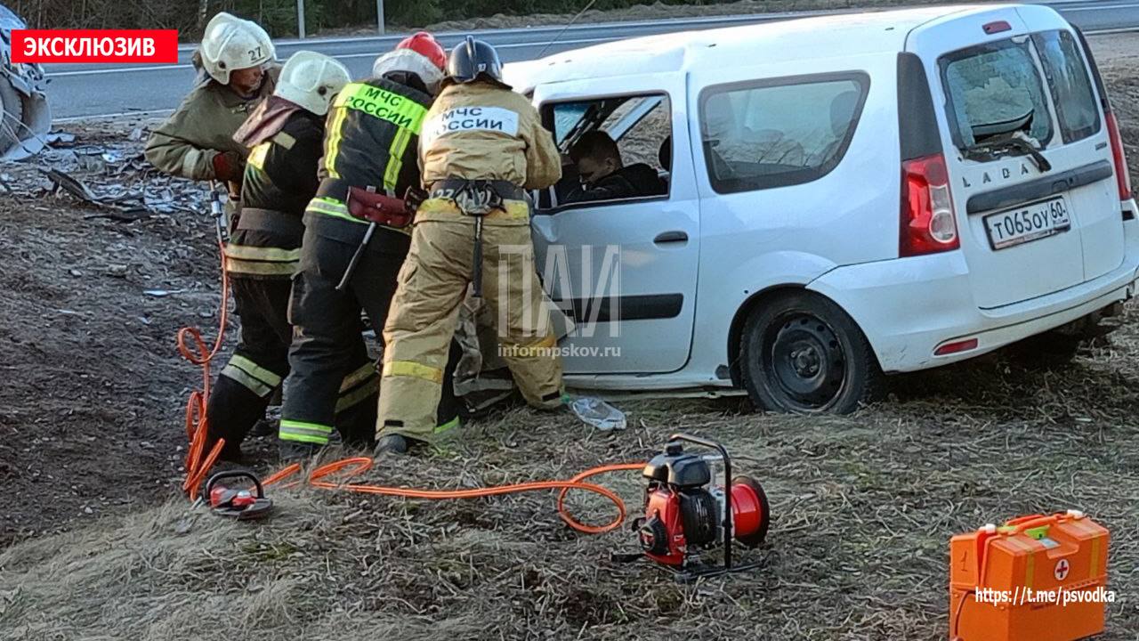 Два человека погибли в ДТП в Пушкиногорском районе