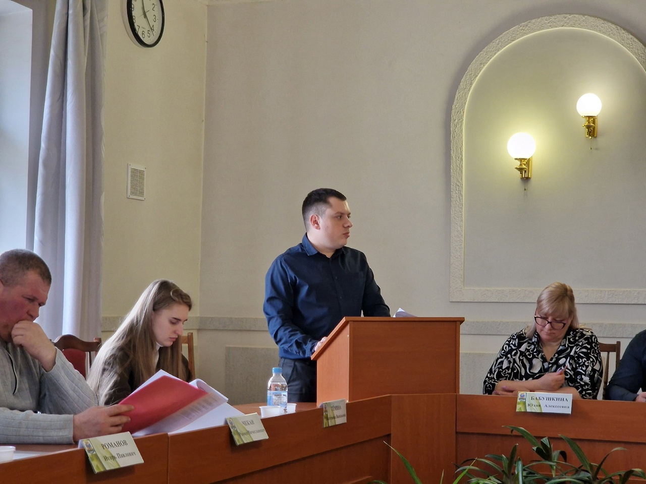 Глава Печорского округа Валерий Зайцев представил депутатам муниципального Собрания своих новых заместителей