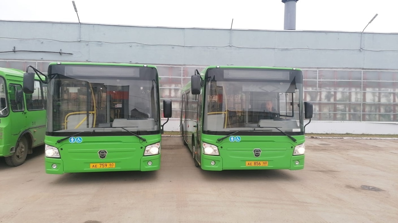 Четыре новых автобуса поступили в Печорский район