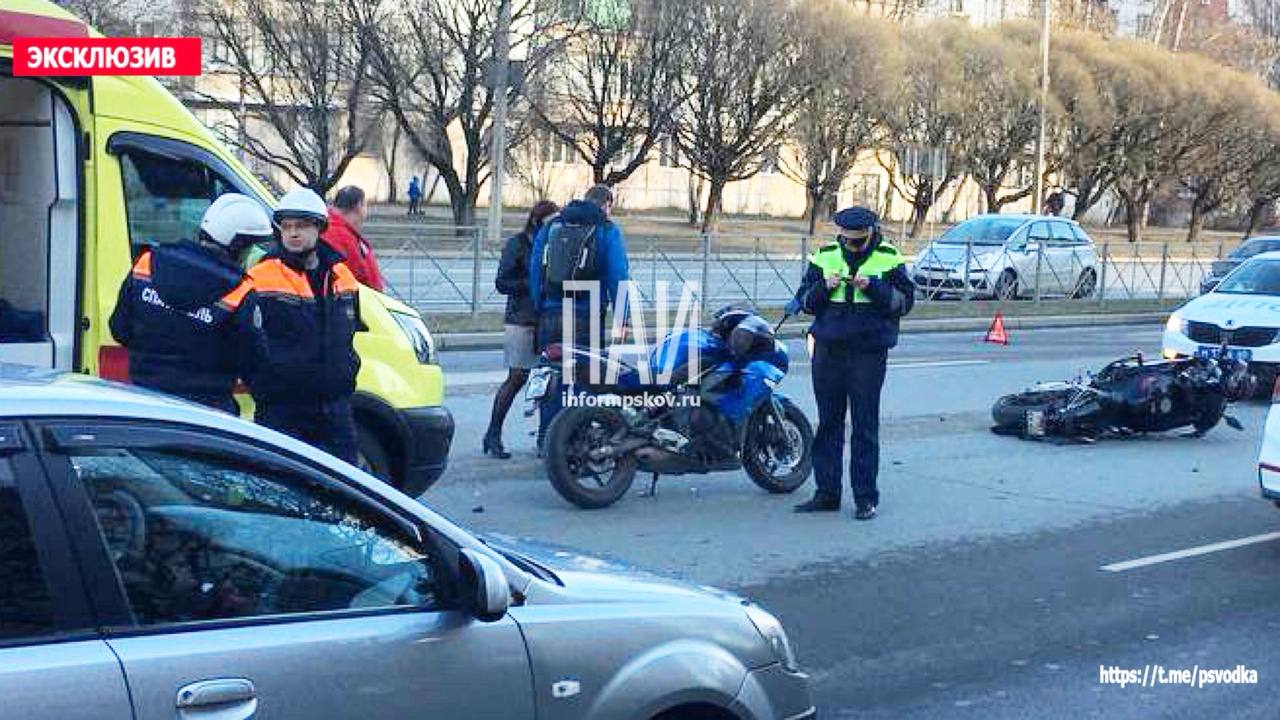 Мотоциклист пострадал в ДТП в Пскове  