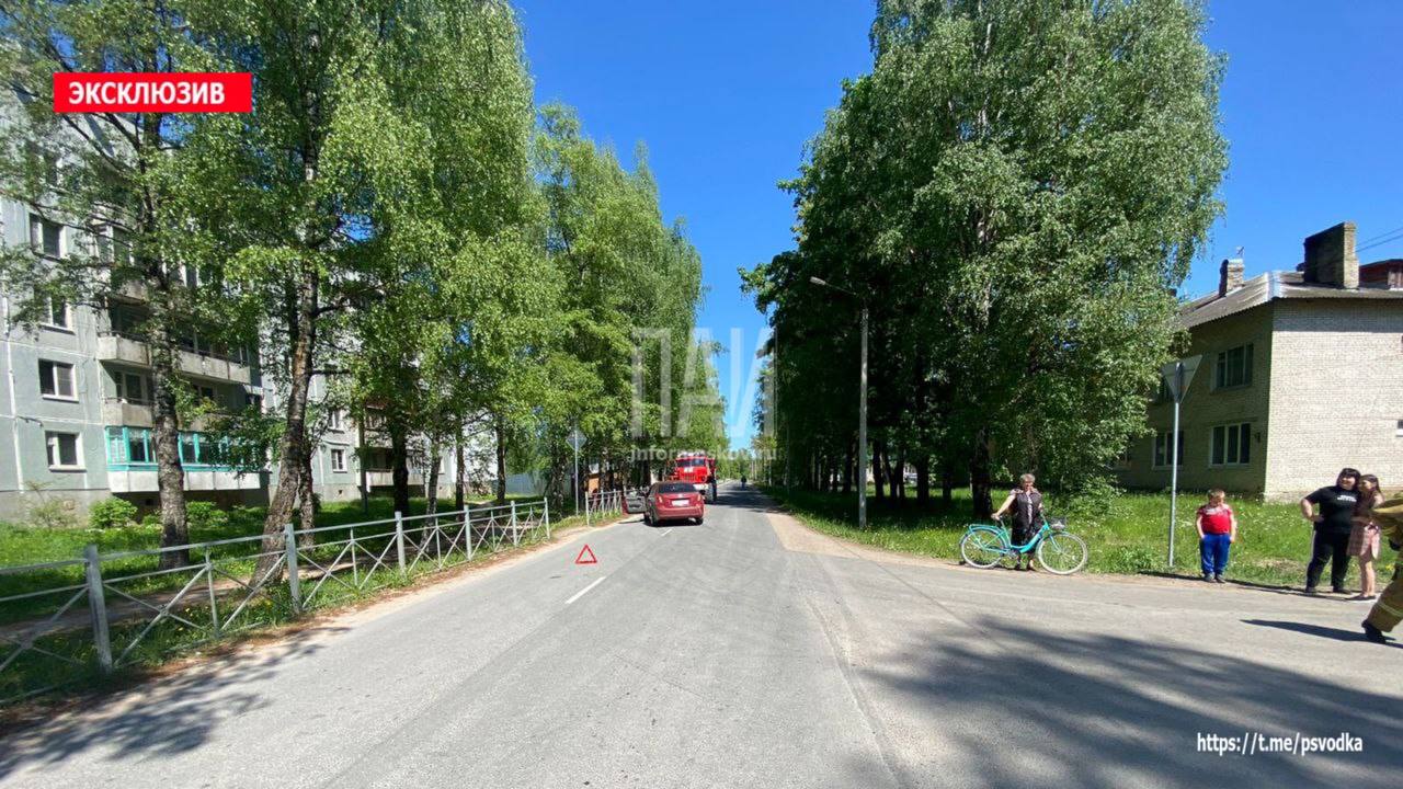 Автомобиль сбил ребёнка в Печорском районе