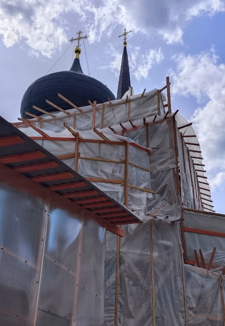 В Пушкинских Горах подходит к завершению реставрация собора Успения Святогорского монастыря