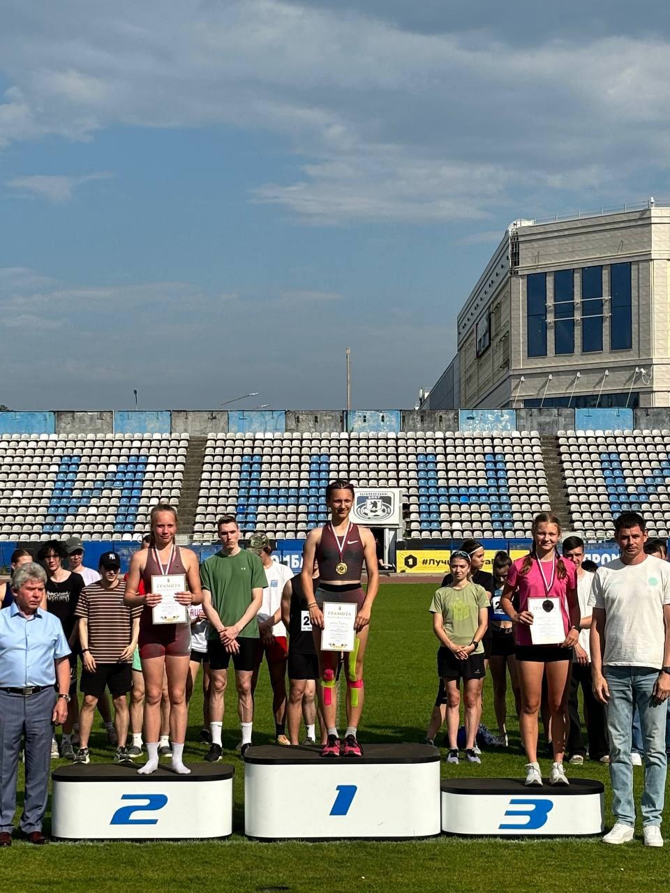 Великолучане выиграли шесть наград чемпионата и первенства СЗФО по лёгкой атлетике