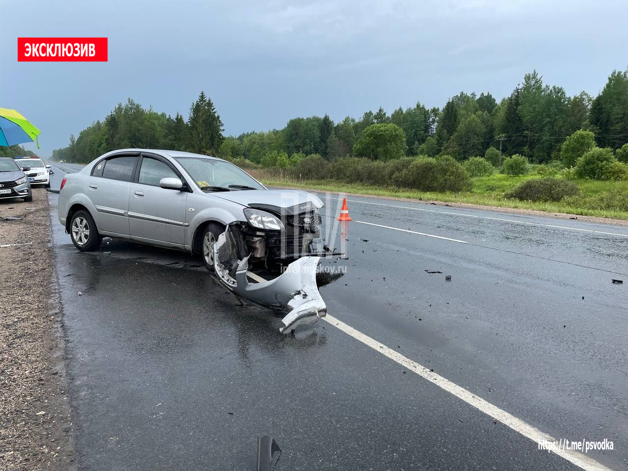 Два человека пострадали при столкновении автомобилей на трассе в Островском районе