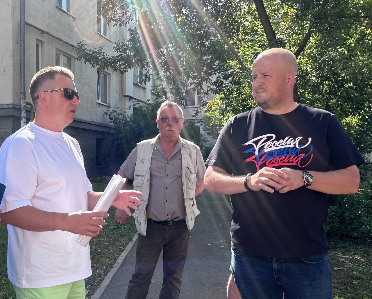 Борис Елкин и Галина Невалённая посетили три территории в Пскове