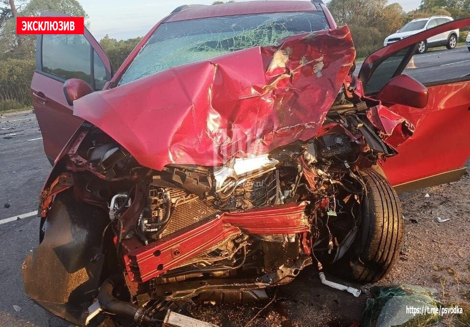 Один человек погиб и два пострадали в ДТП в Островском районе