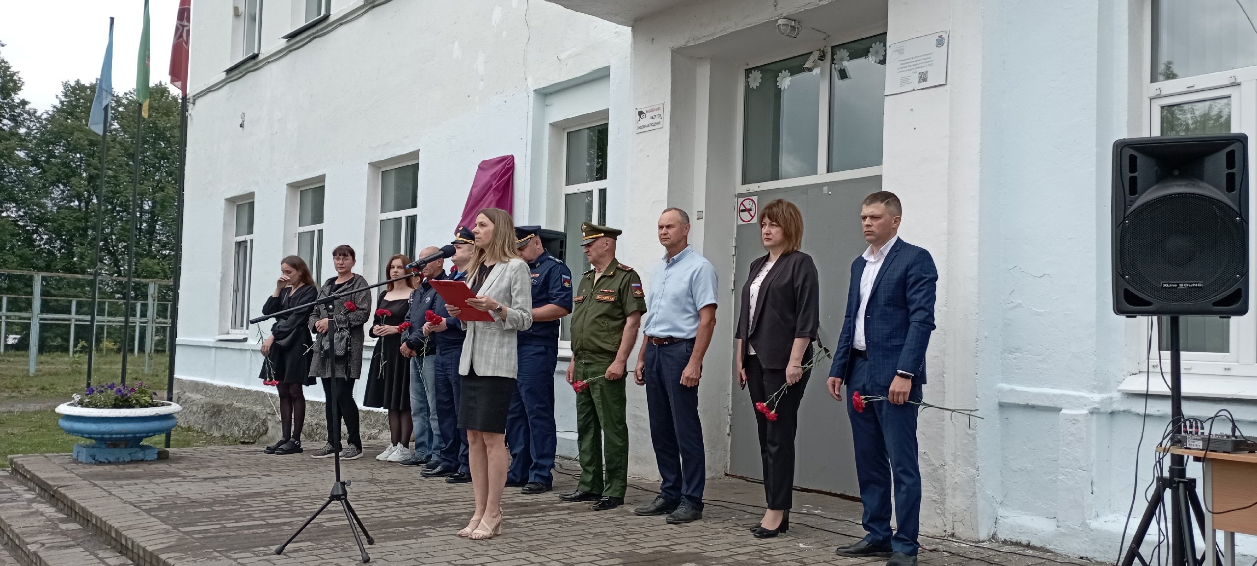 «Парту Героя» и мемориальную доску в честь участника СВО Владислава Макарова открыли в Невеле