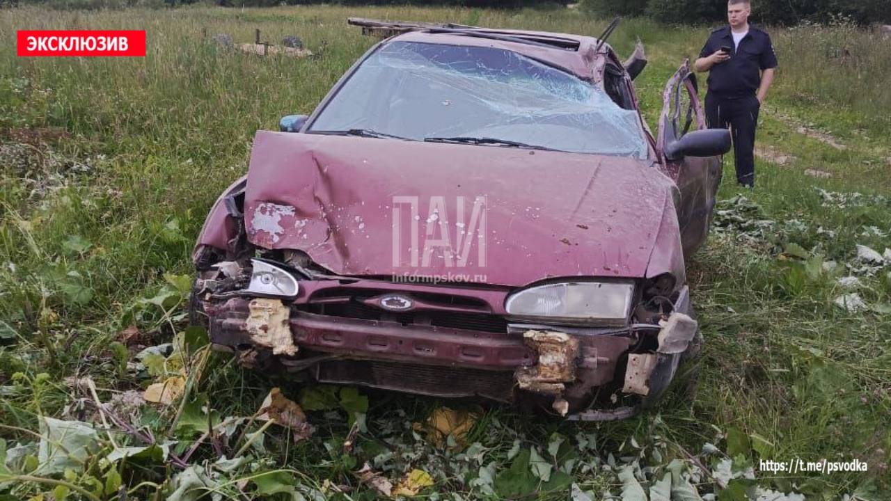 Ребёнок и подросток пострадали в ДТП в Островском районе