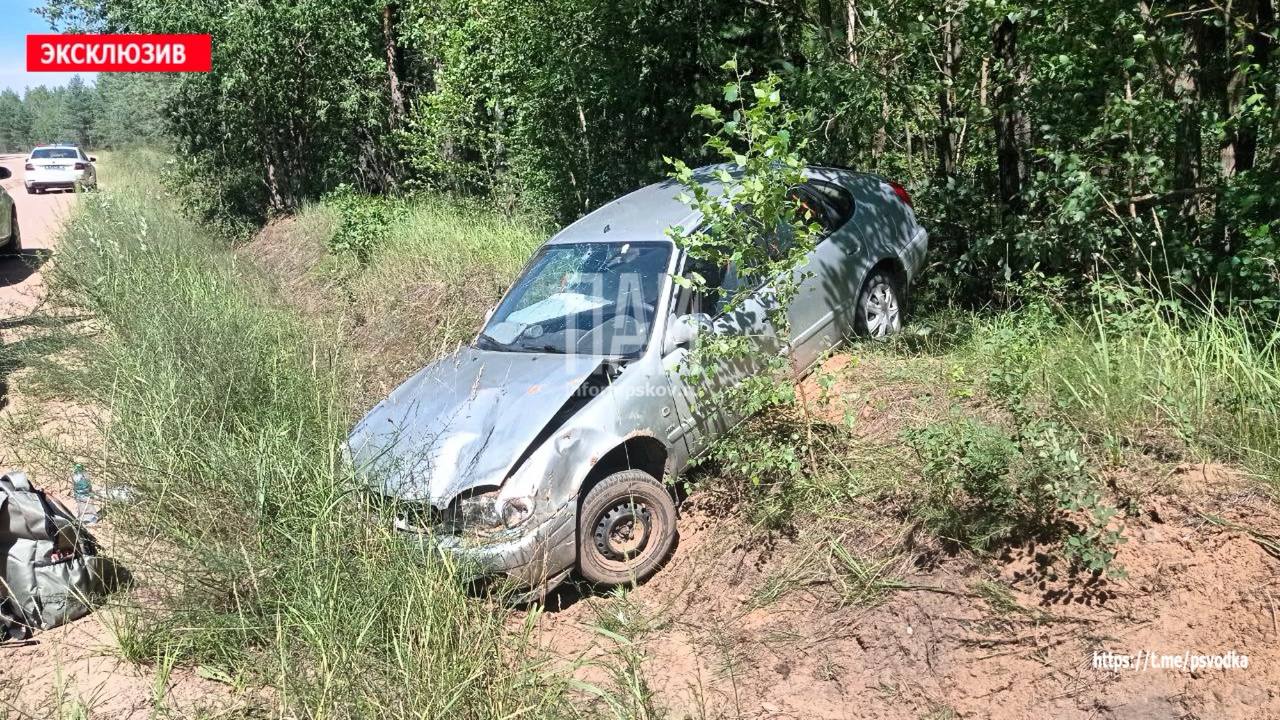 Пассажир пострадала в результате съезда автомобиля в кювет в Опочке