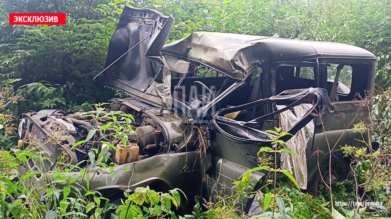 Труп мужчины нашли в автомобиле в Локнянском районе