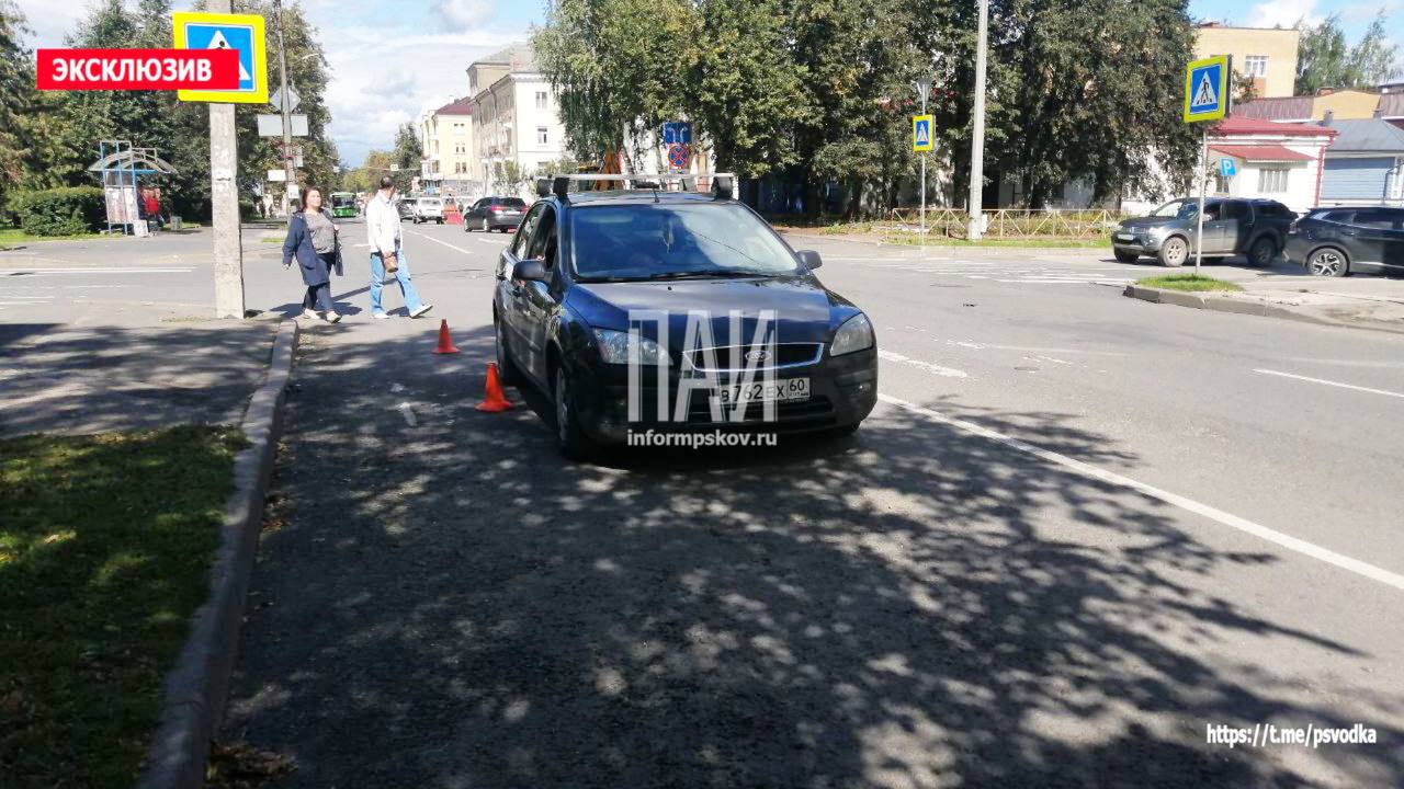 Пешеход пострадал после наезда автомобиля в Пскове 