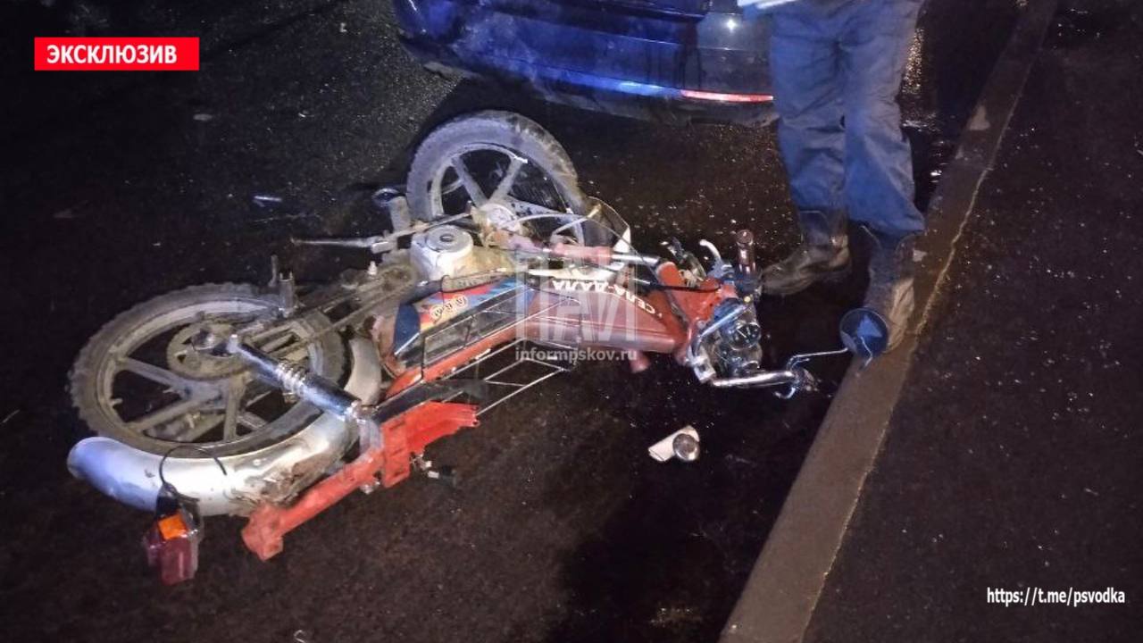 Водитель мопеда госпитализирован после ДТП в Гдове
