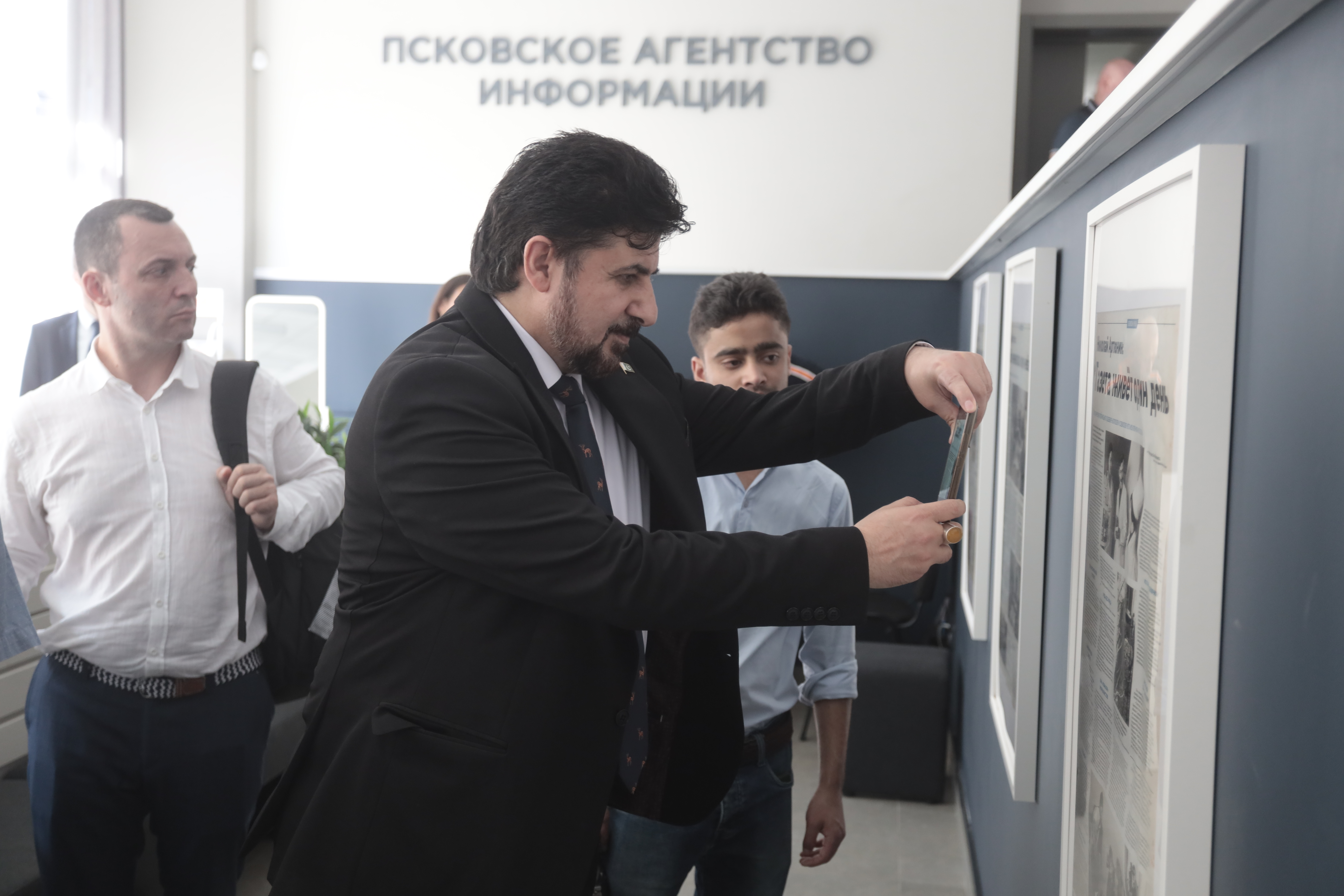 Иностранные журналисты побывали в госмедиахолдинге Псковской области