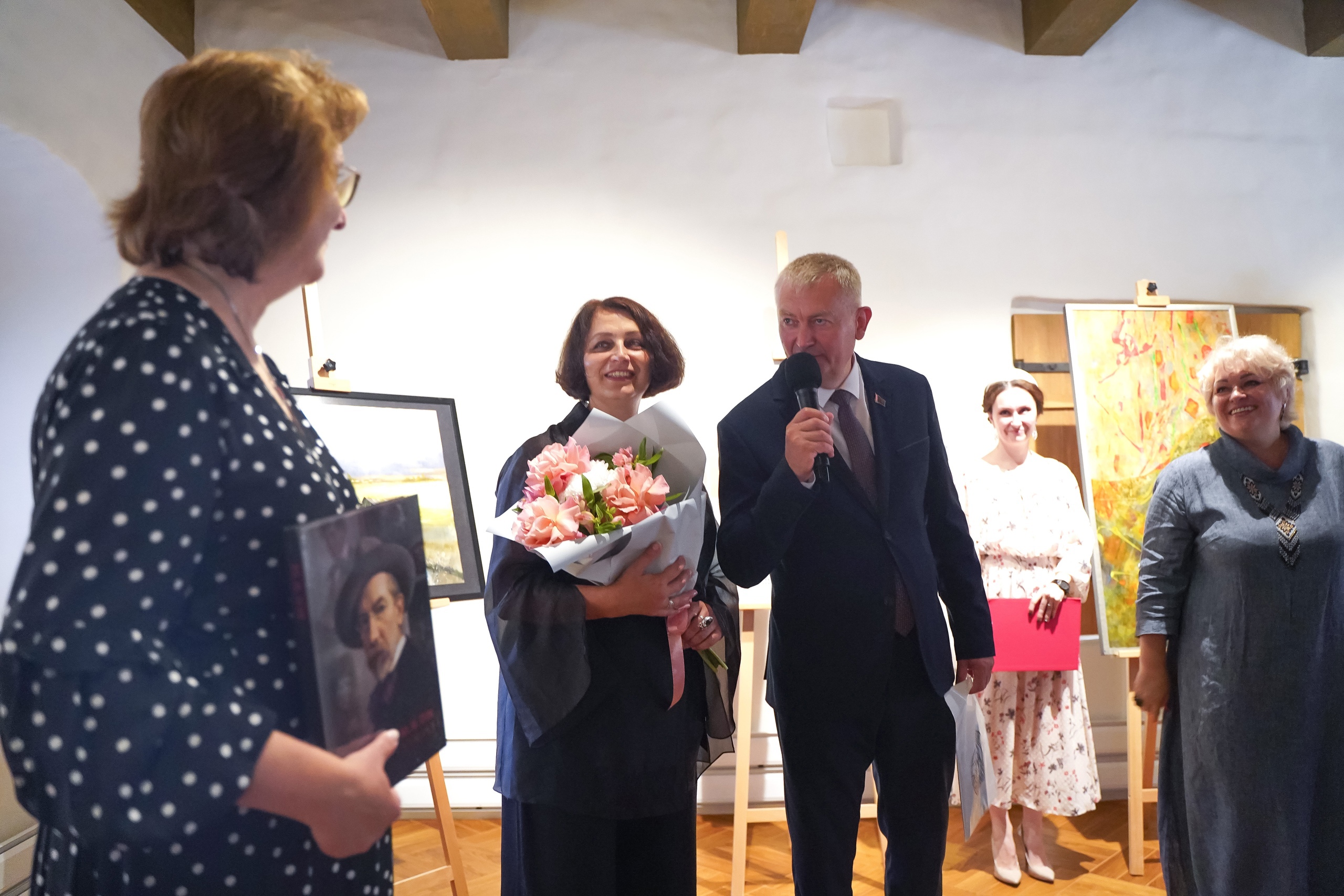 Выставка «Витебская акварель» открылась в Псковском музее