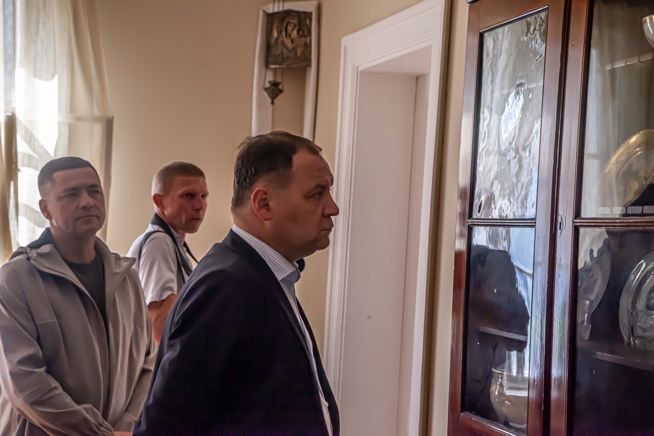 Премьер-министр Белоруссии Роман Головченко и губернатор Псковской области посетили музей-усадьбу Ганнибалов–Пушкиных «Михайловское»