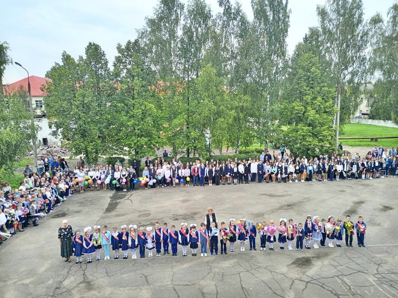 Торжественная линейка в Новоржевском районе