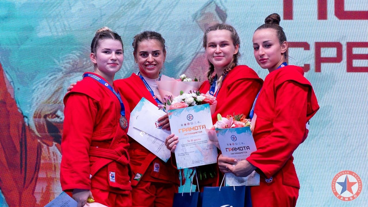 Великолукские студентки завоевали медали международных соревнований по самбо