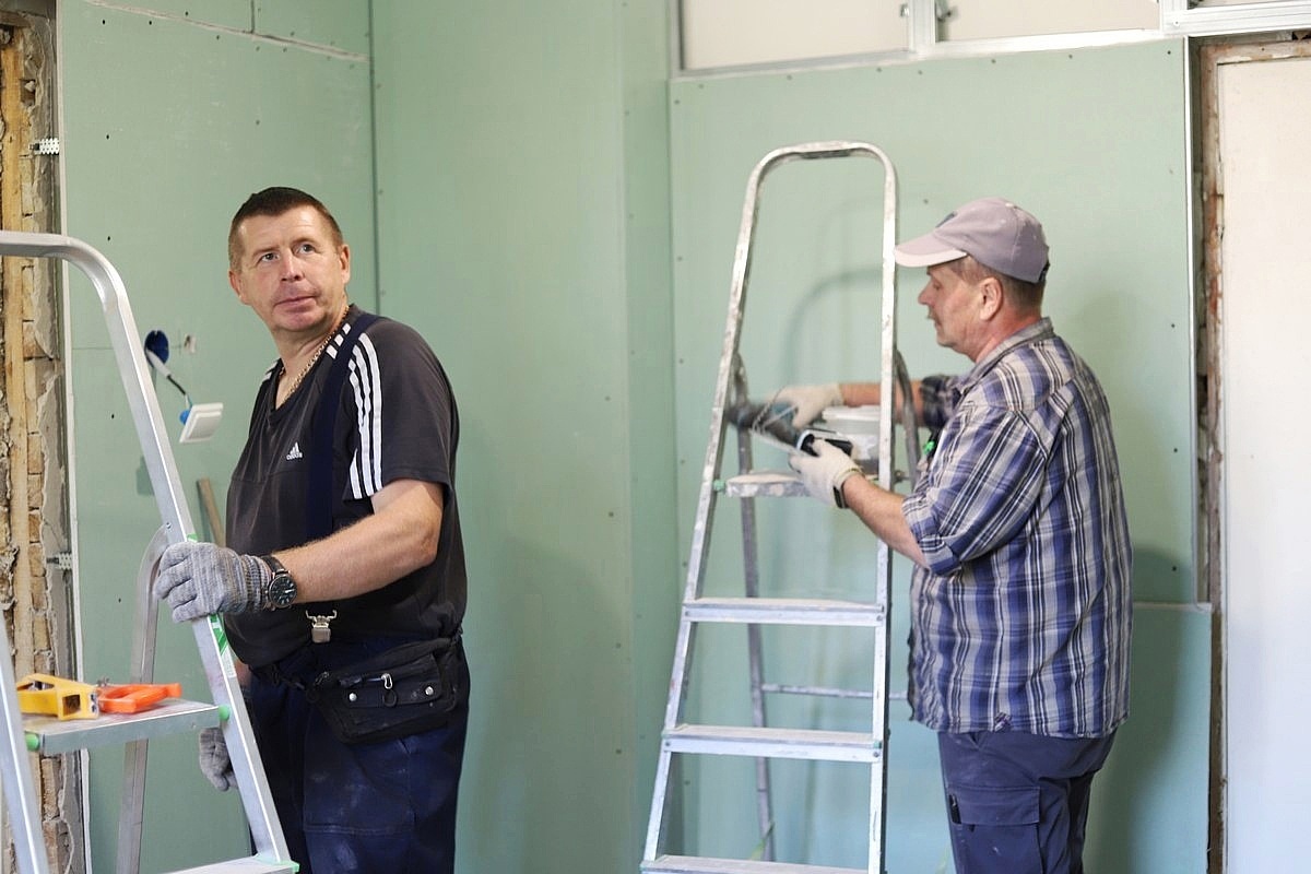 Кабинет гинеколога ремонтируют в поликлинике Псковской областной больницы