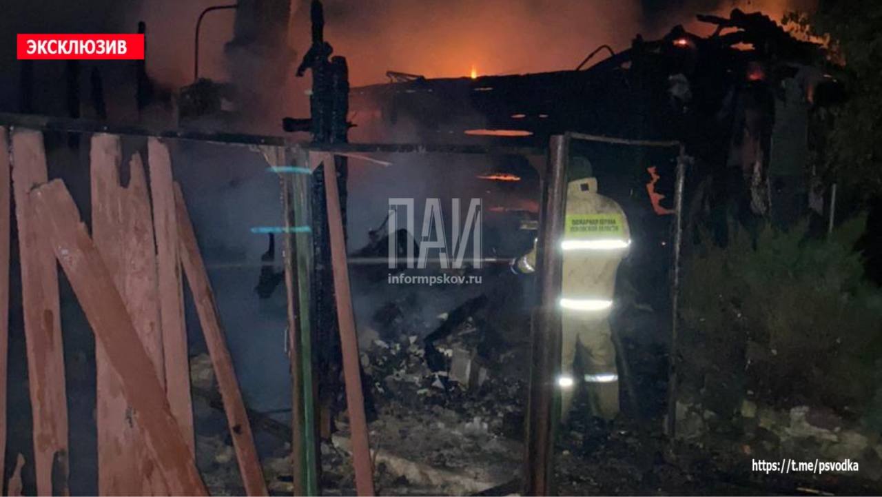Жилой дом и два строения сгорели в результате короткого замыкания электропроводки в Себеже