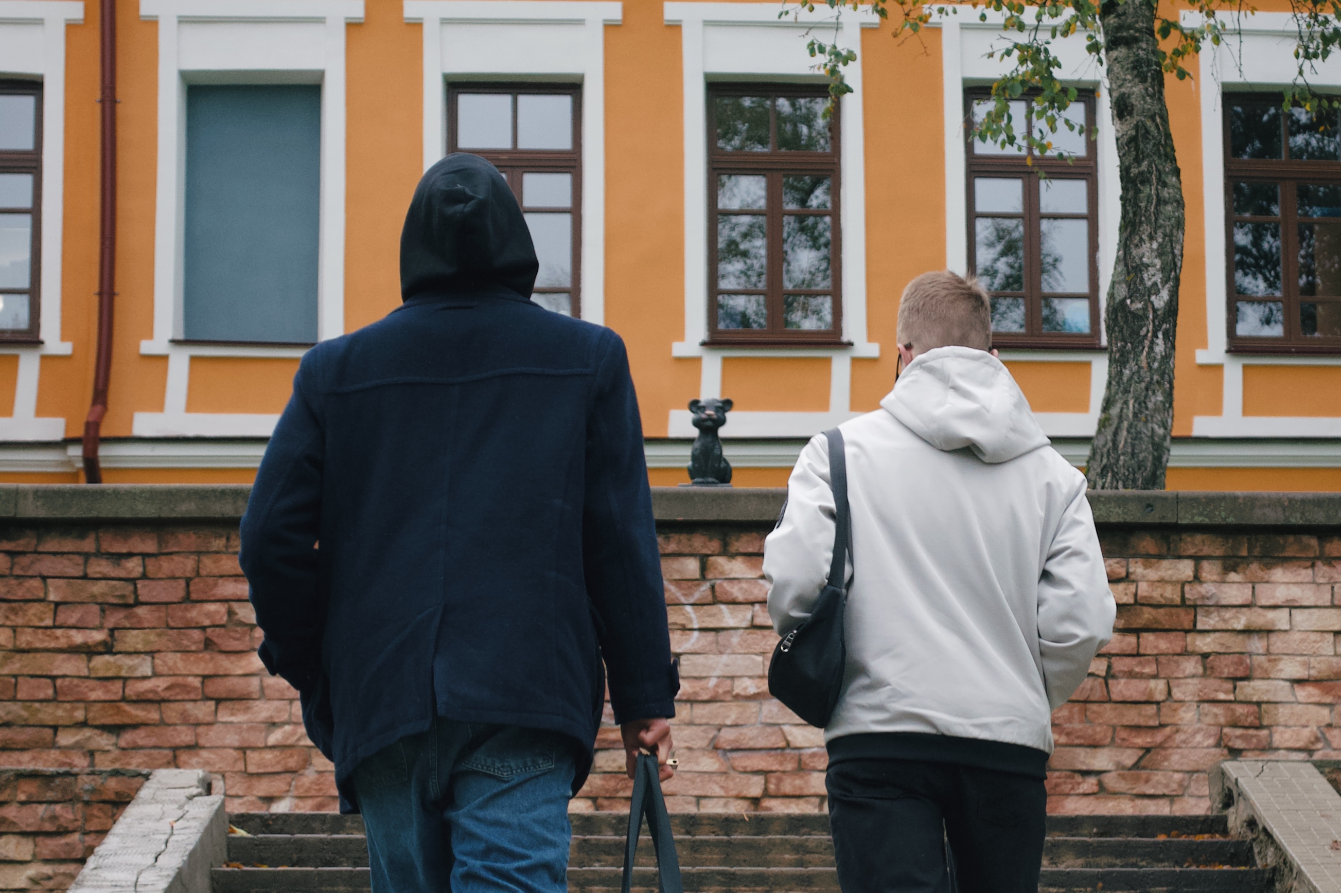 Участники российско-белорусского слета студенческих отрядов в Пскове исследуют барсиков