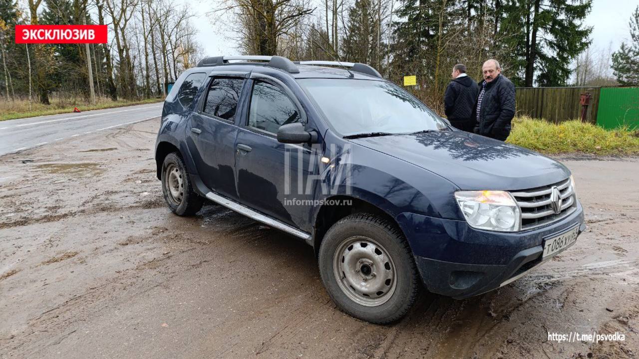 Женщина пострадала при столкновении двух автомобилей в Великолукском районе