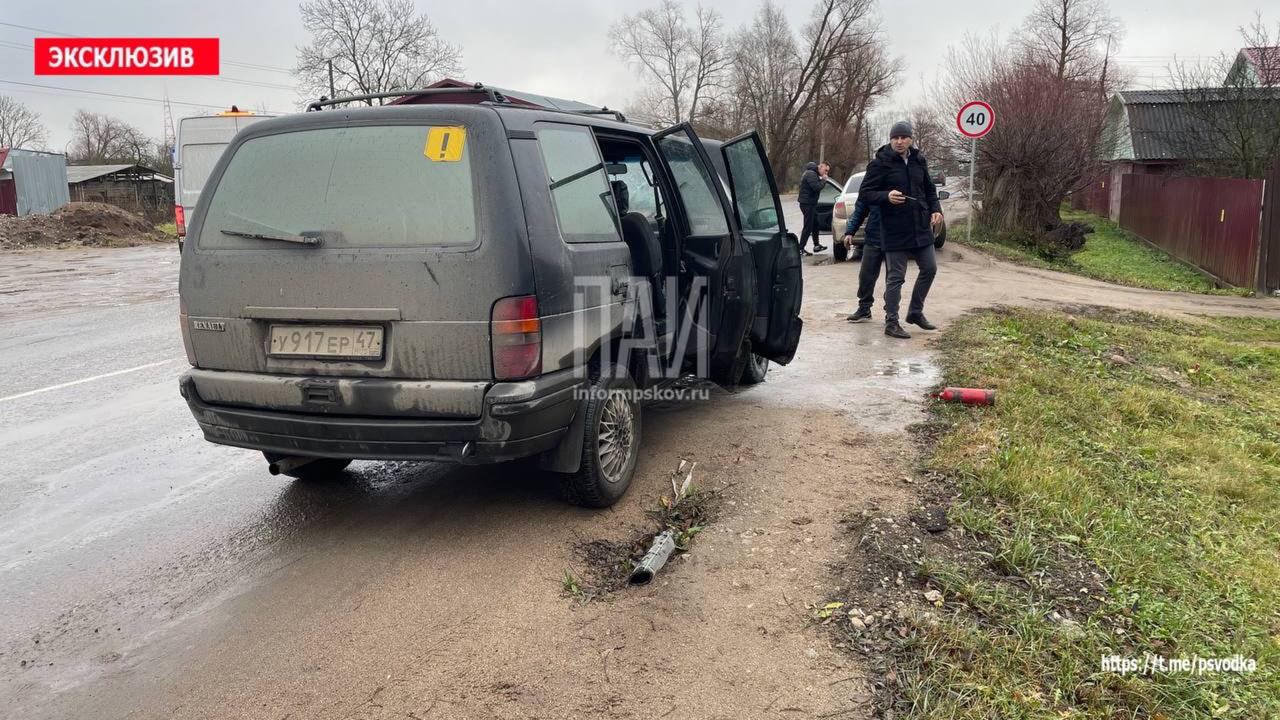 Пожарные ликвидировали возгорание автомобиля в Острове