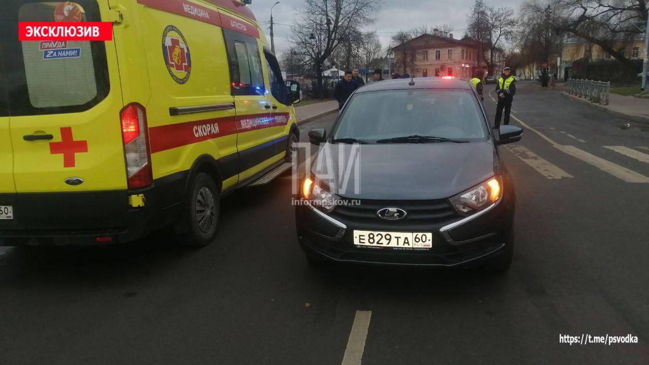 Женщина и собака пострадали в ДТП в Пскове