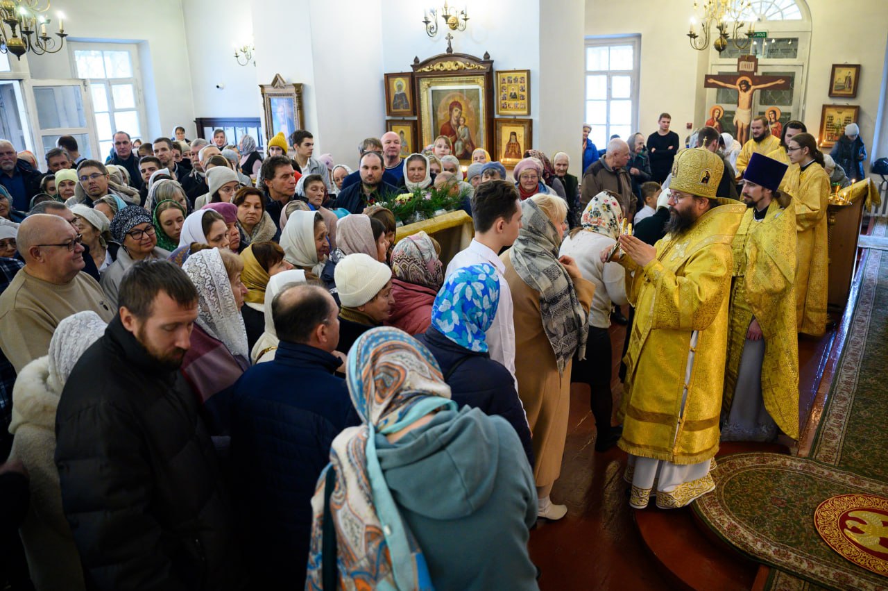 Память святителя Тихона почтили в Пскове