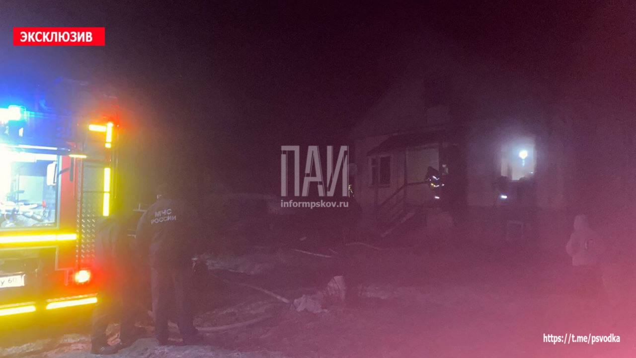 Пожарные спасли жилой дом в Пыталовском округе