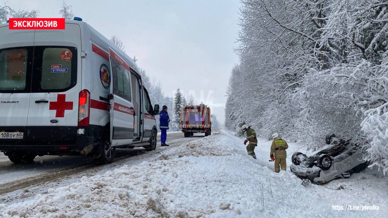 Автомобиль вылетел в кювет в Стругокрасненском районе