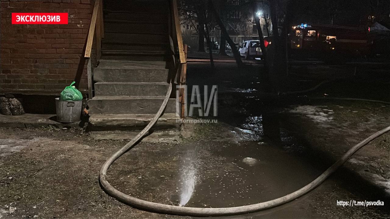 В Великих Луках мужчина пострадал в квартире при пожаре