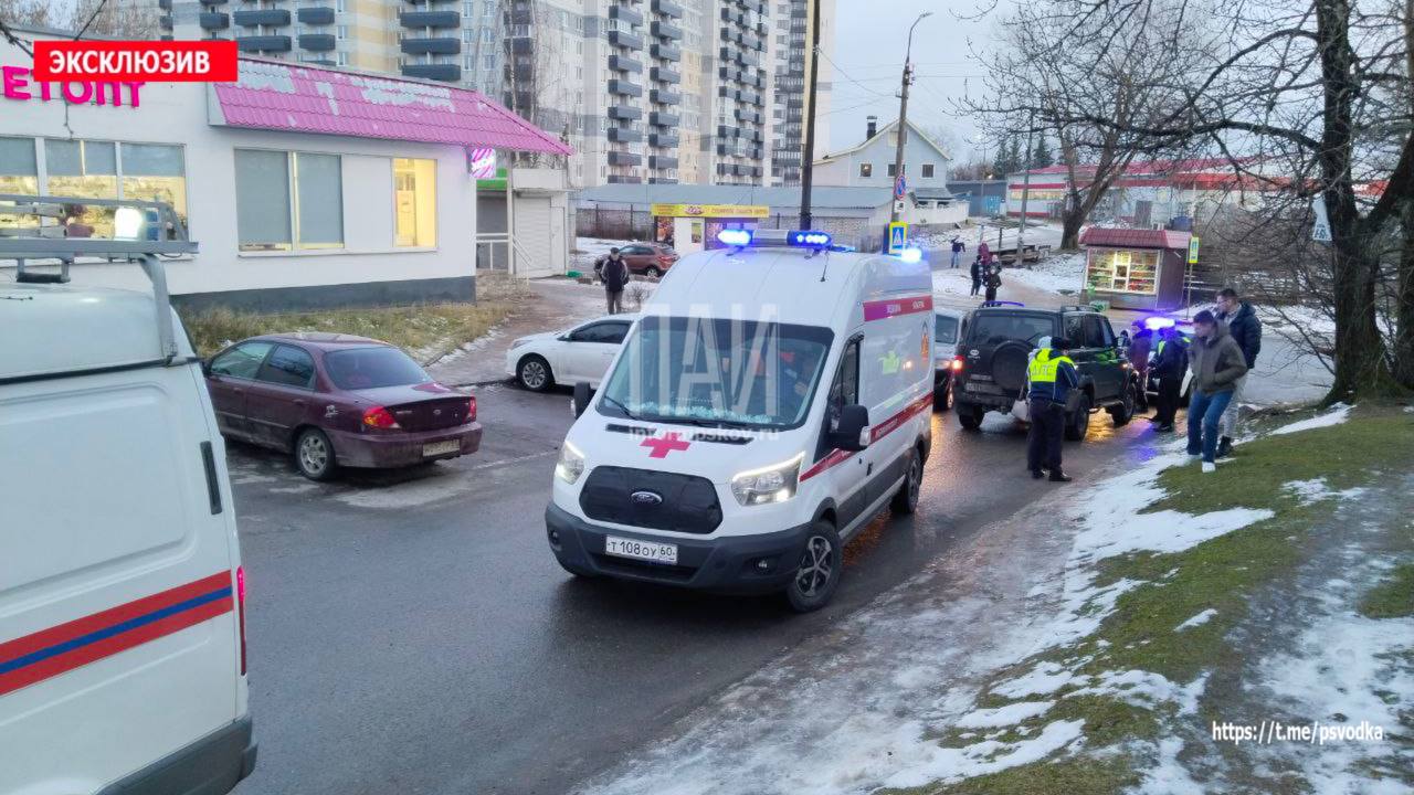 Пешехода сбили на улице Алёхина в Пскове