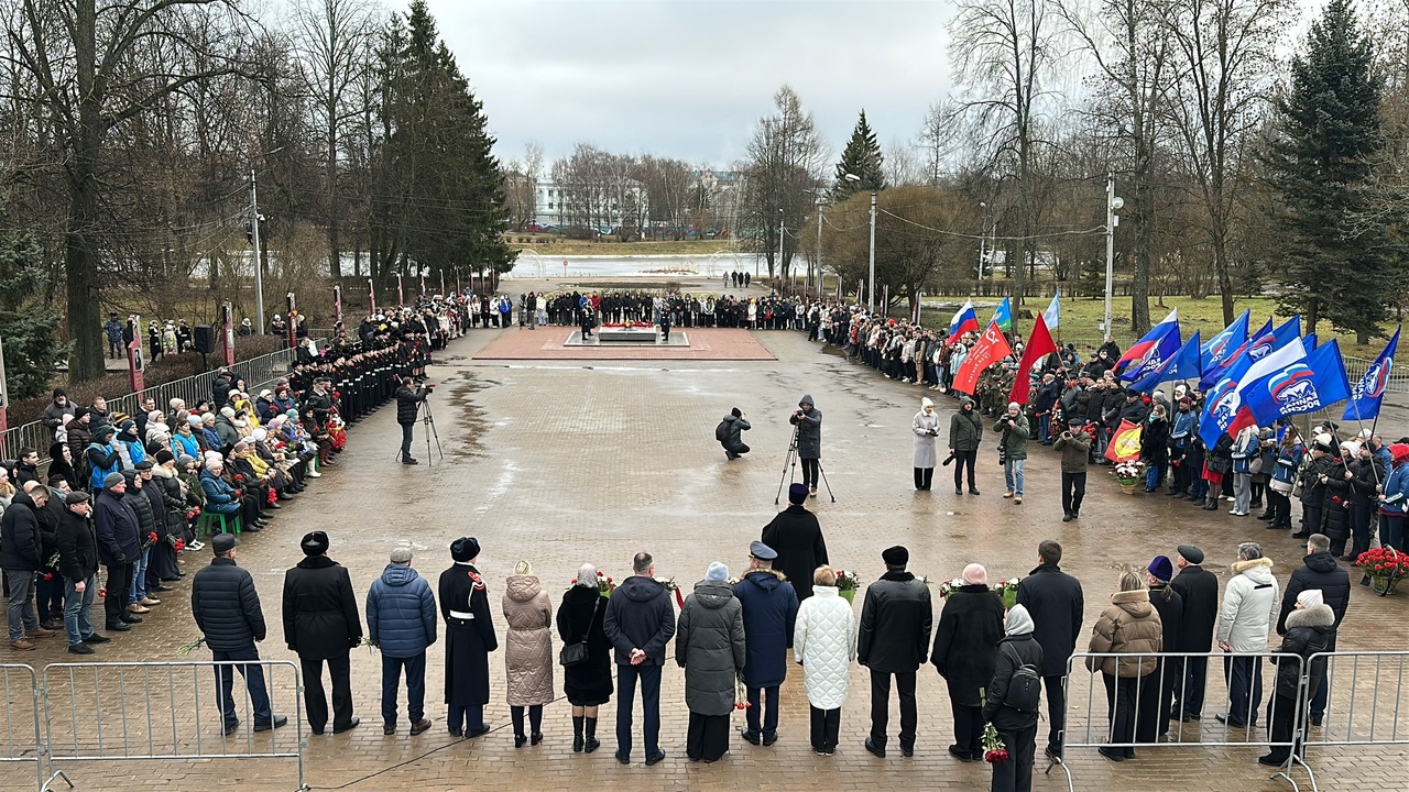 Торжественные митинги прошли в Великих Луках