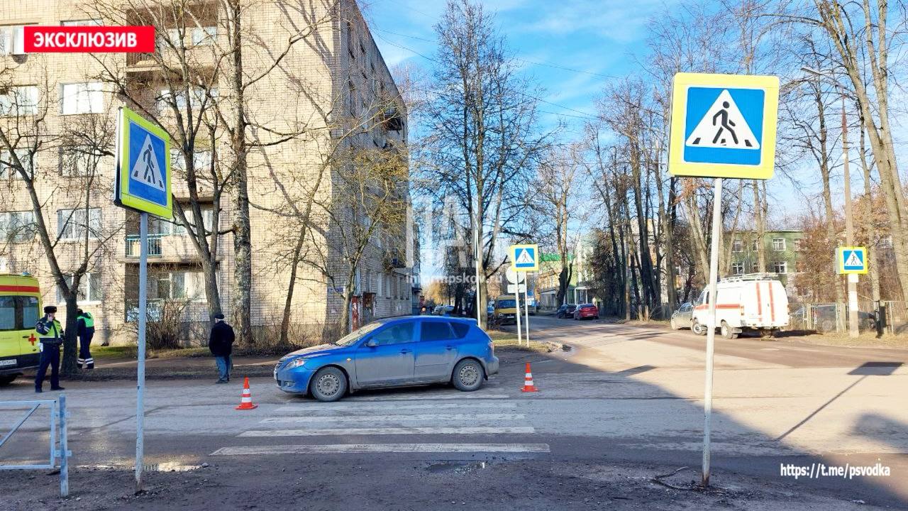 Пешехода сбили на улице Ставского в Великих Луках