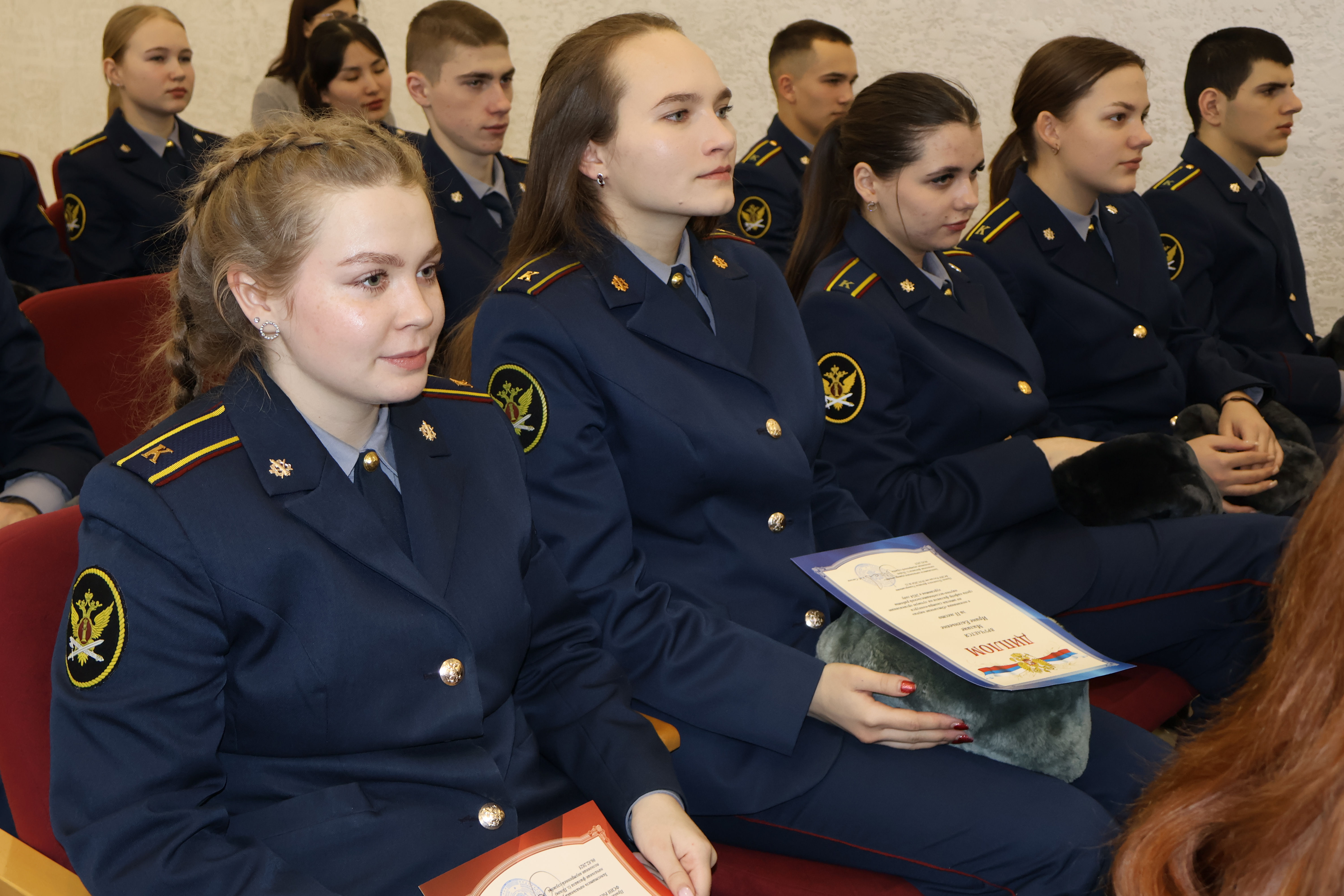 Сотрудников и курсантов наградили в Псковском филиале университета ФСИН России в честь Дня российской науки
