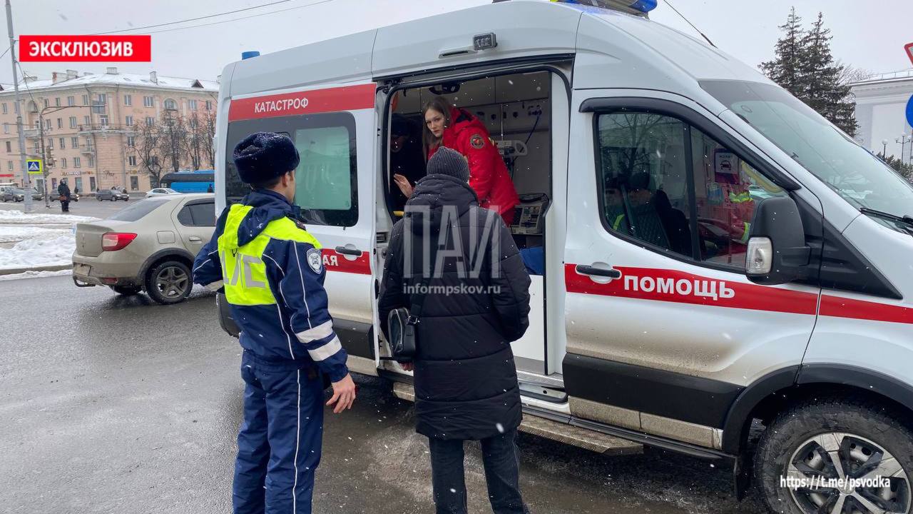 ДТП на площади Ленина в Пскове