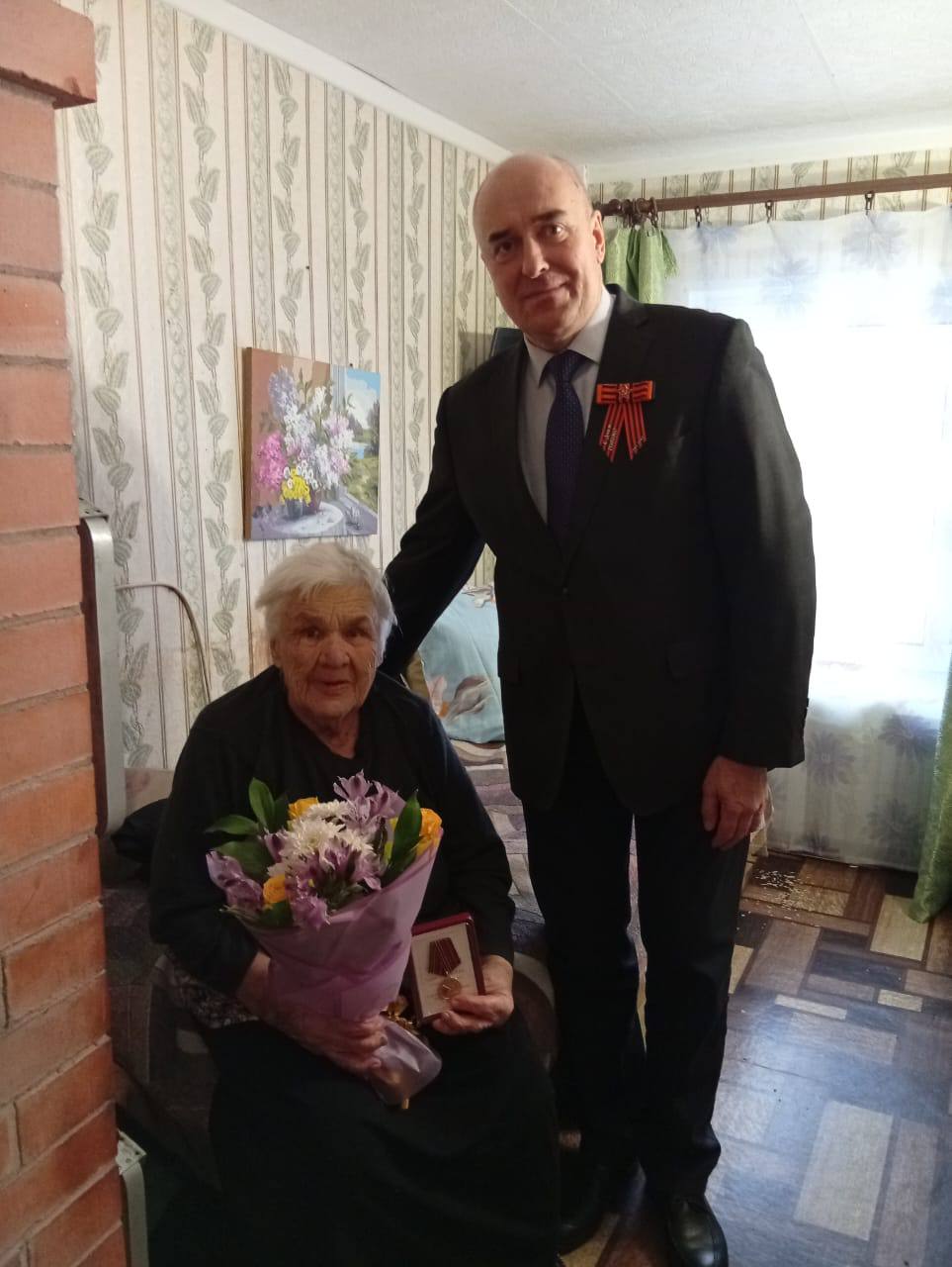 Ещё шесть жителей Стругокрасненского округа наградили медалями в честь 80-летия Победы