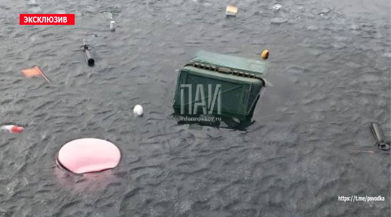 Спасатели подняли тела двух рыбаков со дна озера в Невельском районе