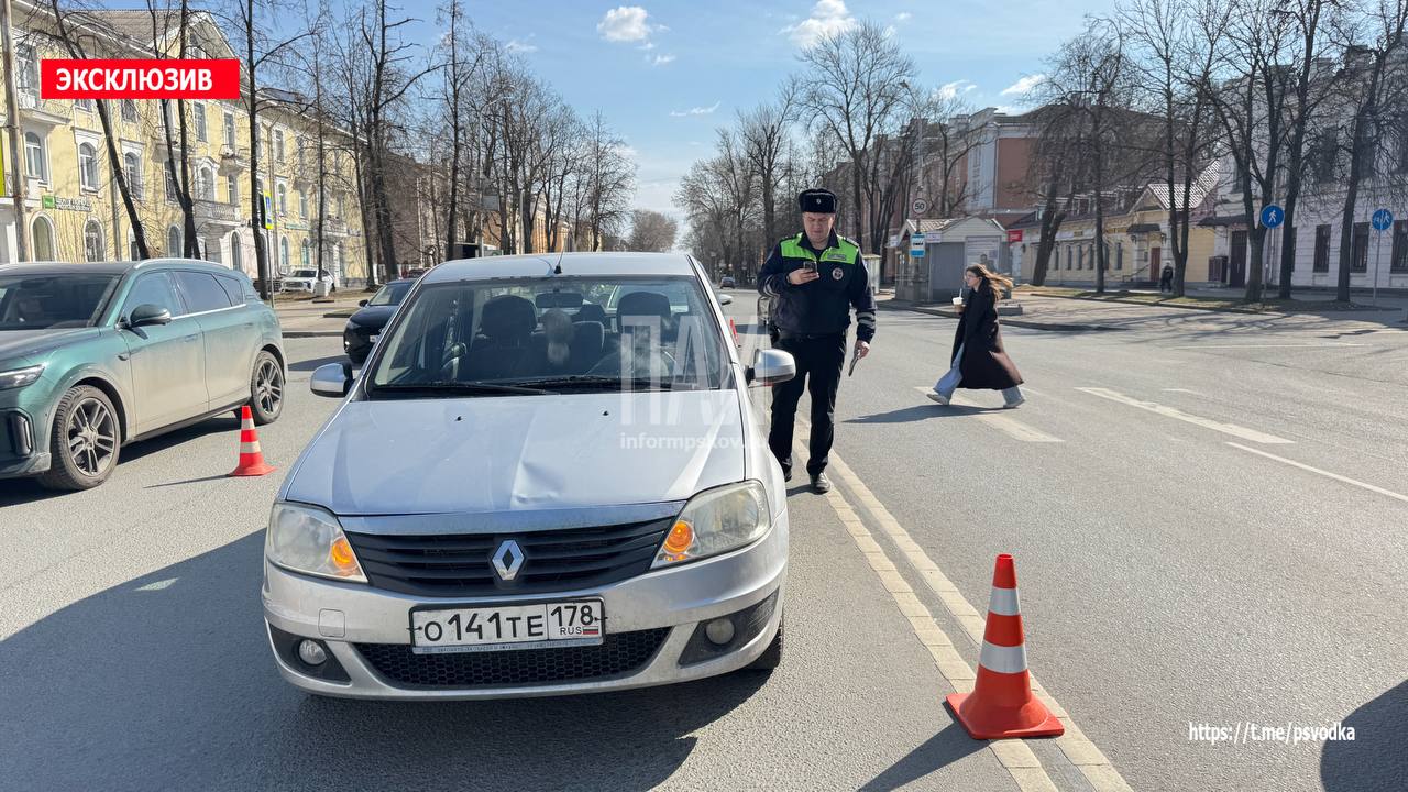 Женщину сбили на пешеходном переходе на перекрёстке улицы Металлистов и Октябрьского проспекта